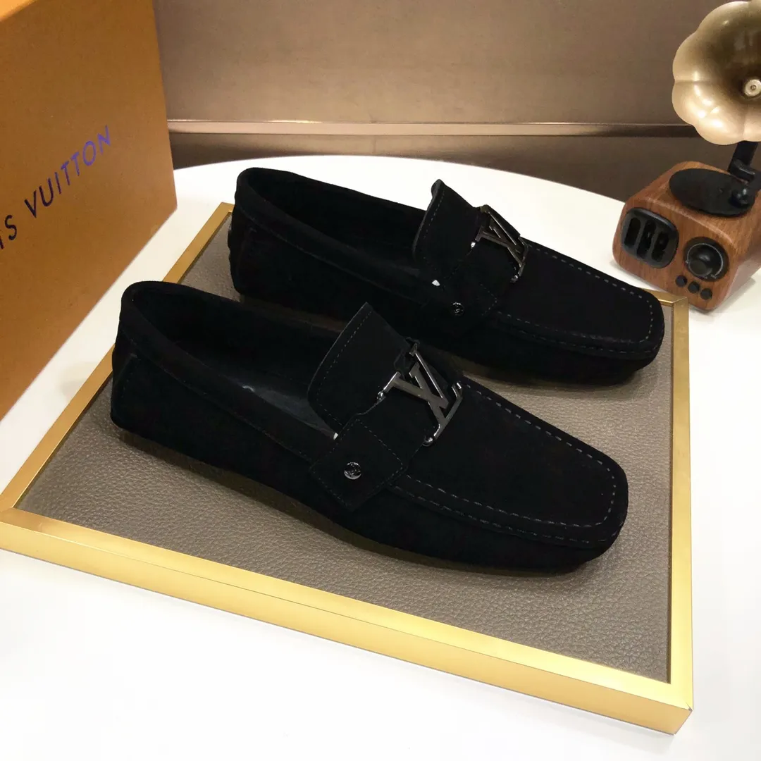 Men's men's shoes 💰420💰 [LV Doudou shoes] (water-dyed cowhide lining) new model is on the market, available on the official website. The new Doudou shoes are processed into single-color materials, and the uppers are made of imported cowhide material. The body of the shoe is fully hemmed with mark thread, and is lined with imported original cowhide leather. The elegant shoe shape is super suitable for all-matching, and the size is 38-44.
